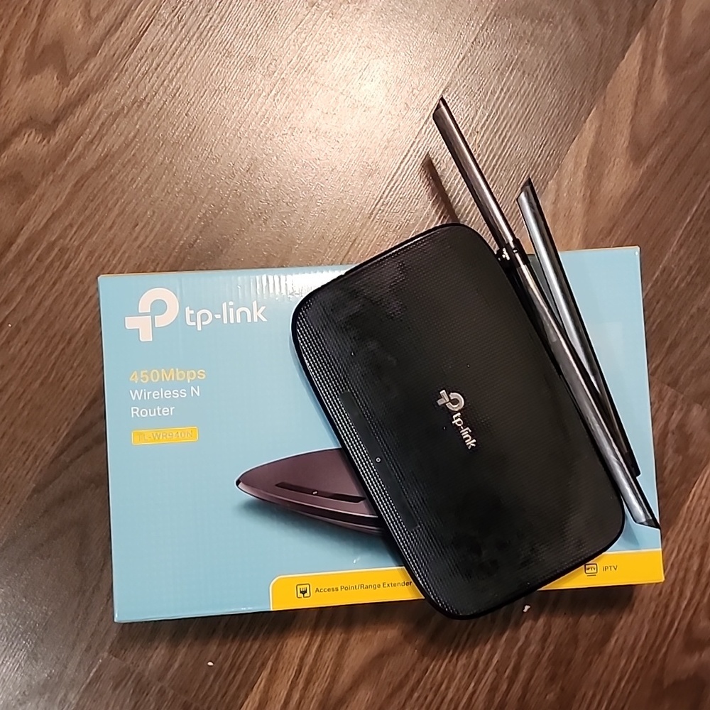 TP-WR940N wireless router, black